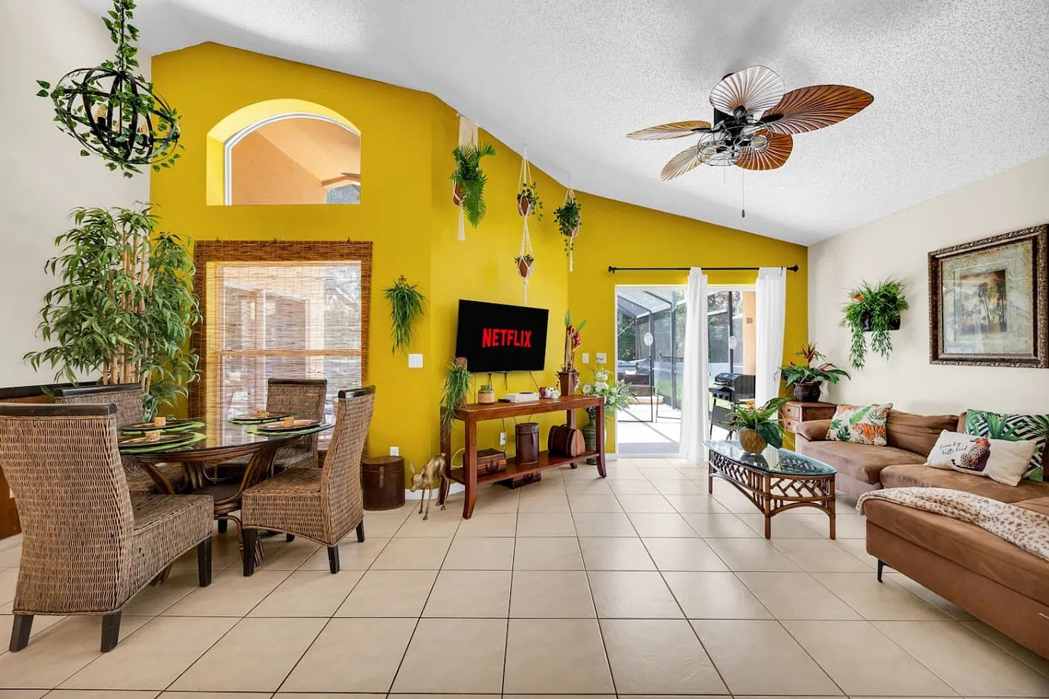 4 bed, 3.0 bath, 1571 sqft, $5,436 — Photo 3