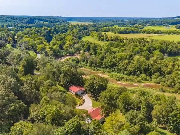 6645 Piney River Rd, Bon Aqua, TN 37025