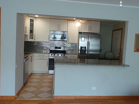 3rd image of 10154 Hartford Ct