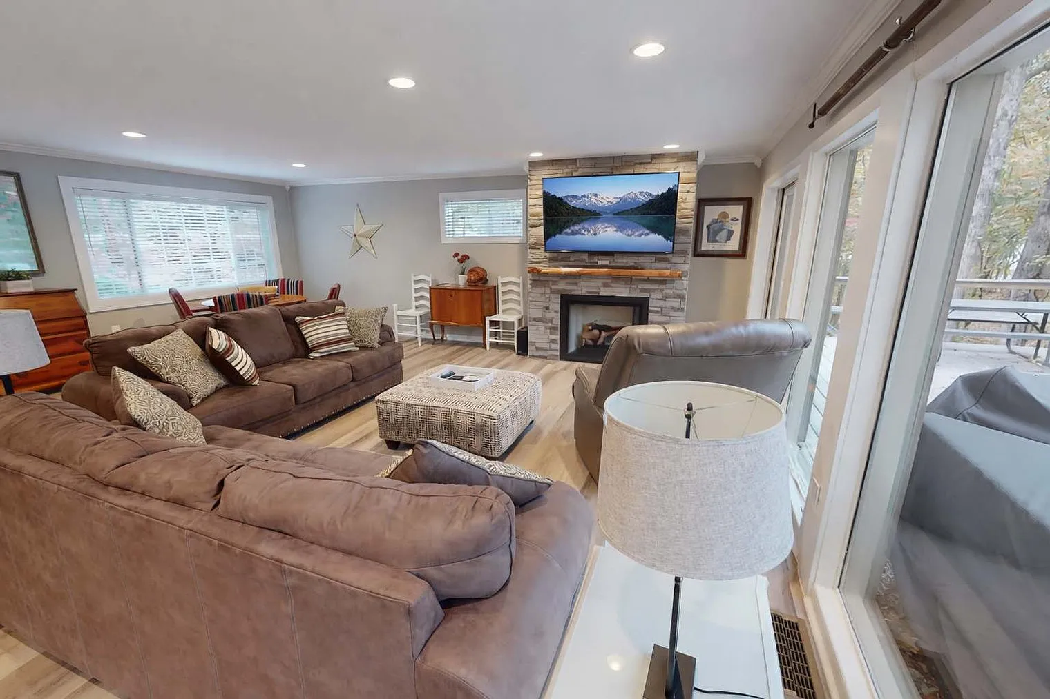4 bed, 3.0 bath, 2206 sqft, $6,264 — Photo 1