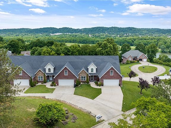 4th image of 63 Pointe West Byway Ct