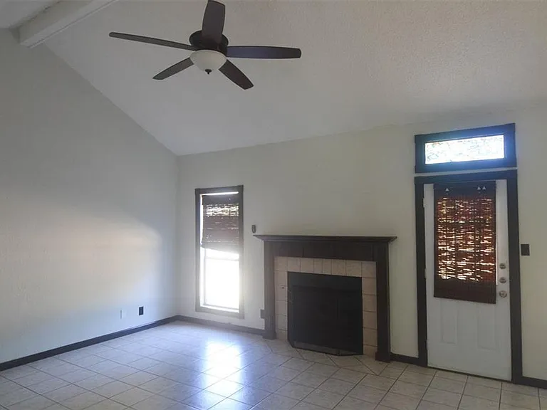 16402 Malden Dr — Photo 4