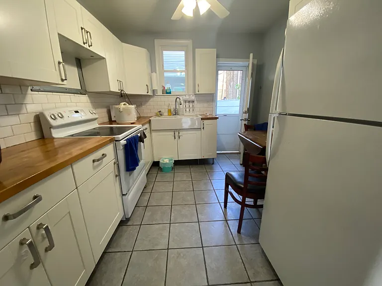 2503 S American St — Photo 6