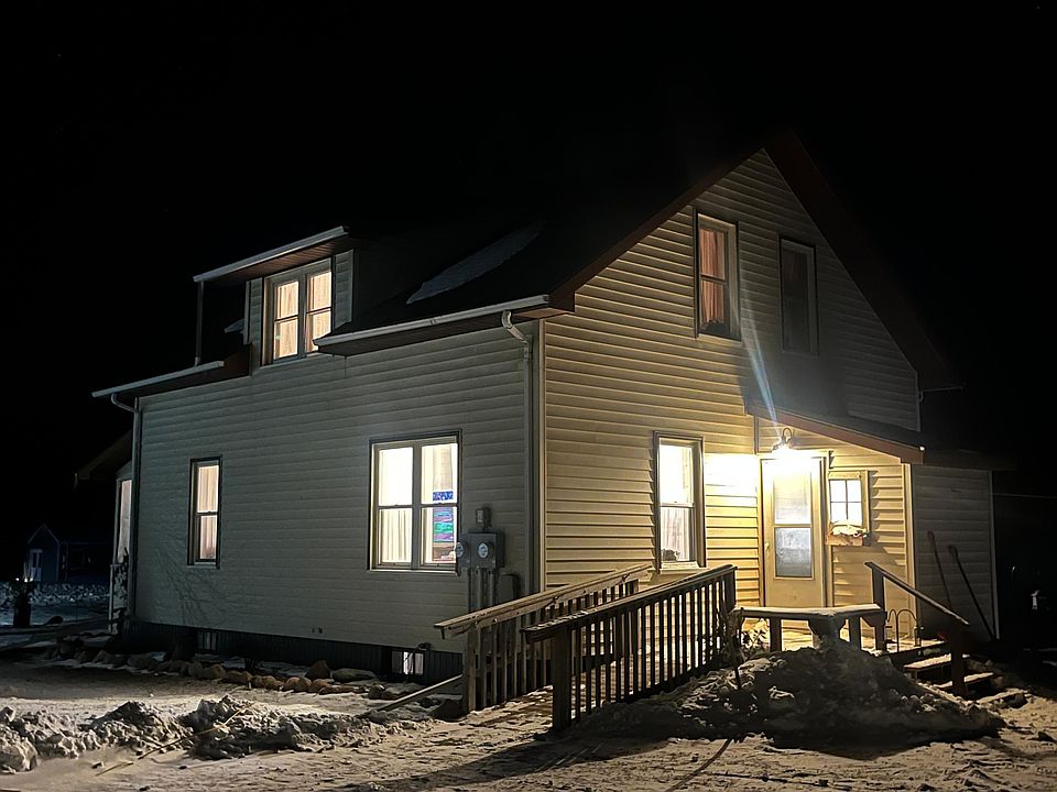 1st image of 310 3rd St NW