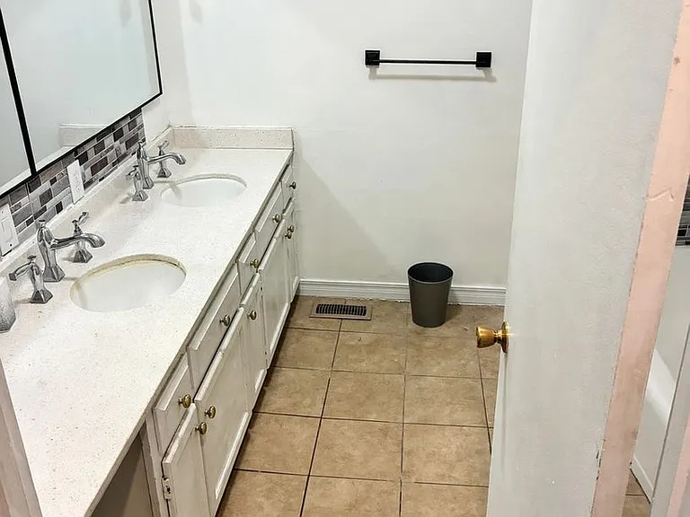 5212 S Columbia Pl — Photo 21