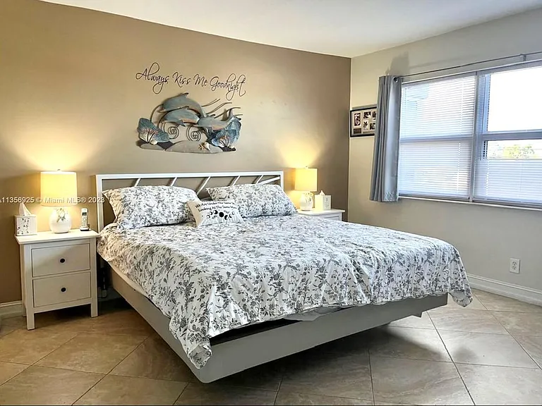 3031 NE 51st St W #303 — Photo 9