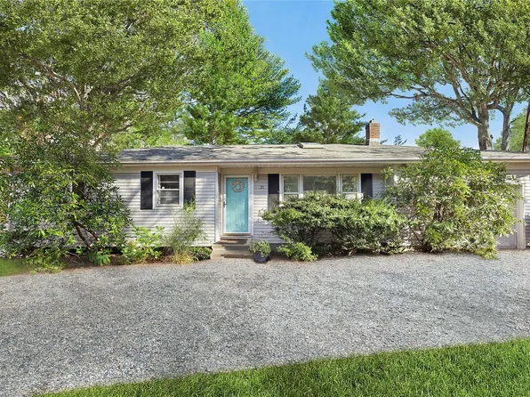 21 Old Squiretown Road, Hampton Bays, NY 11946