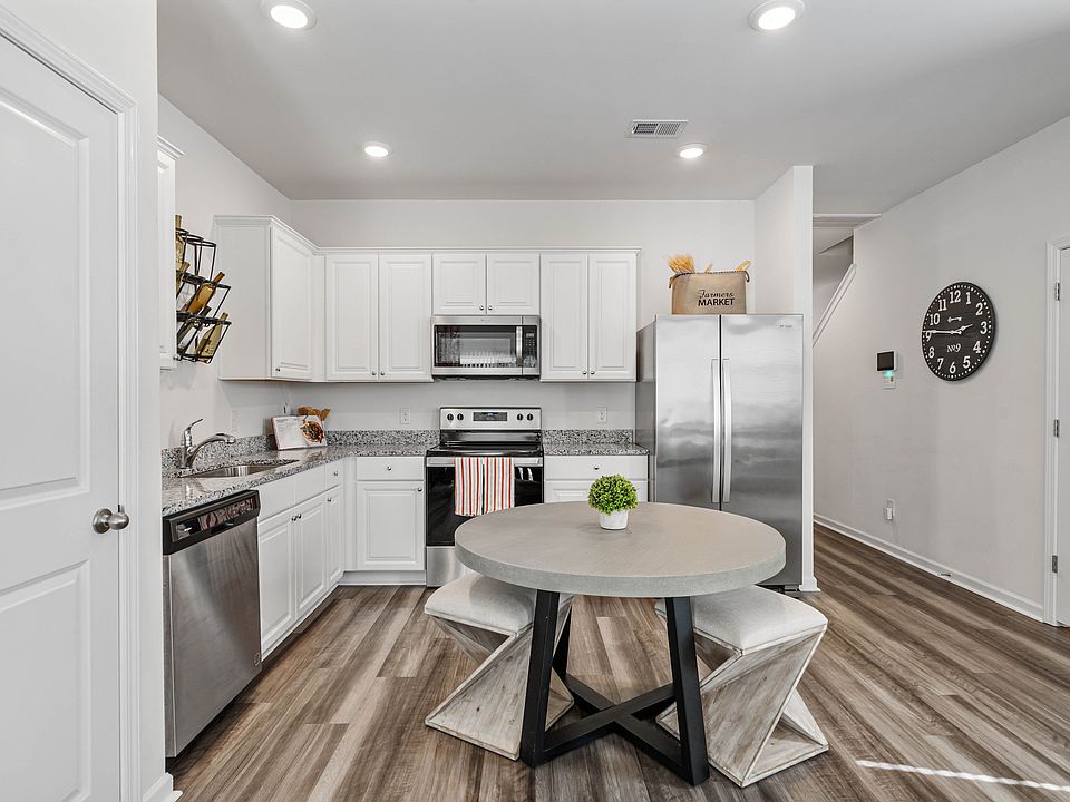 Kitchens with Stainless Steel Appliances