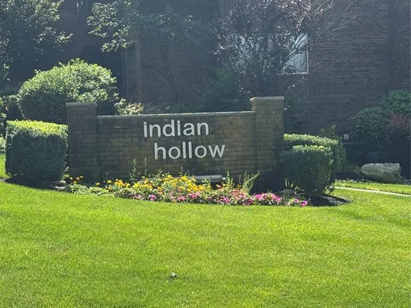 241 Indian Hollow Ct, Mahwah, NJ 07430