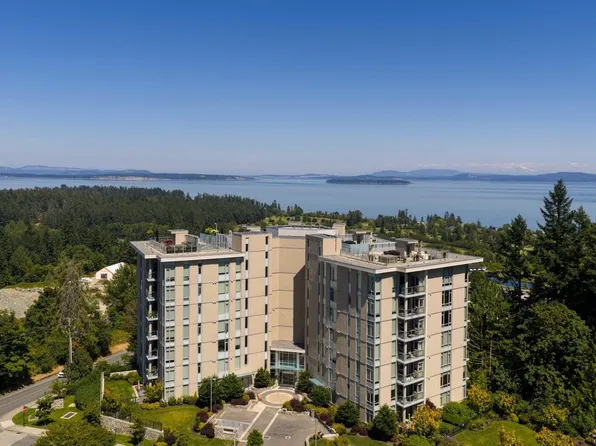 5388 Hill Rise Ter #602, Saanich, BC V8Y 3K3
