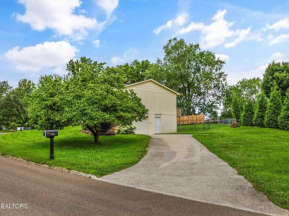 5th image of 1705 Sundrop Dr