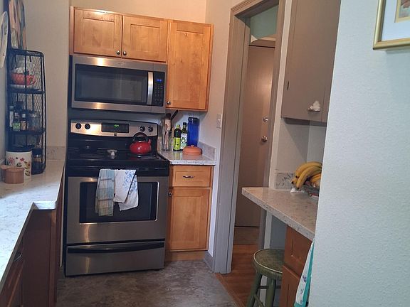 3rd image of 74 West Rd #B
