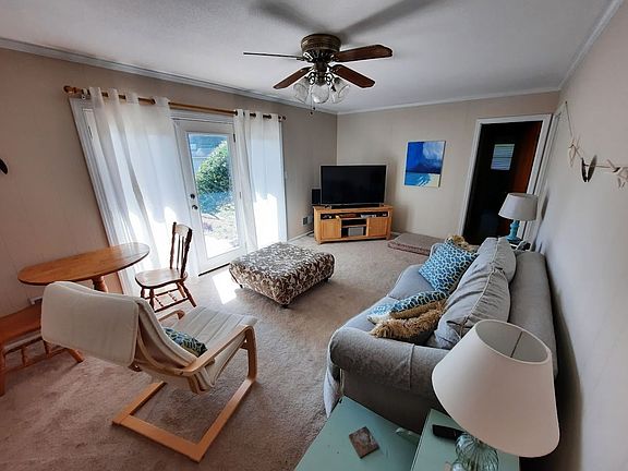 3rd image of 210 Madeline Dr