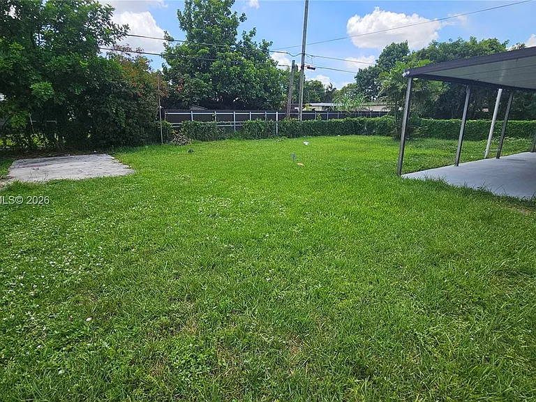 6118 Plunkett St — Photo 15