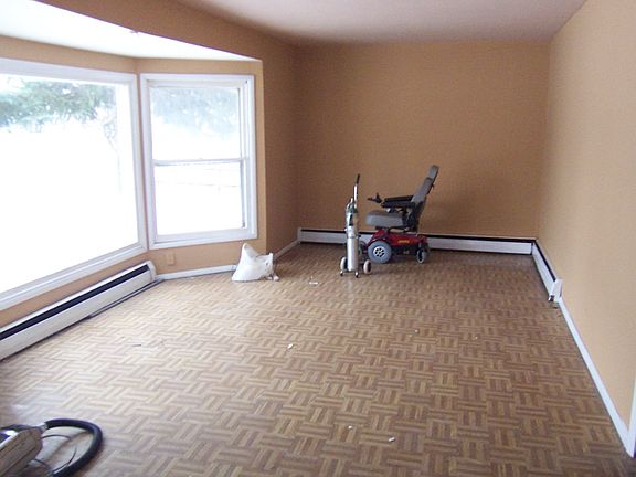 5th image of 1320 N Park Dr