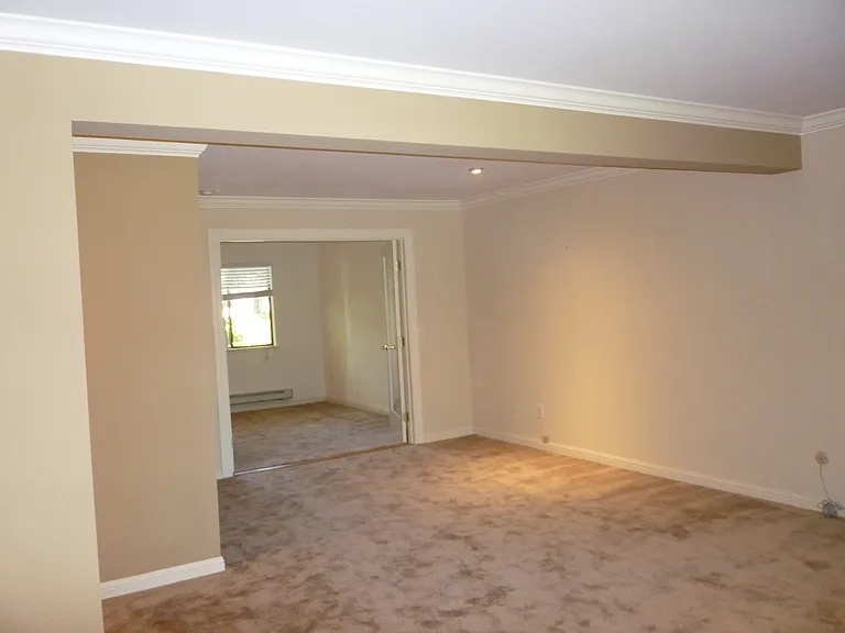 45 Ashford Ave — Photo 6