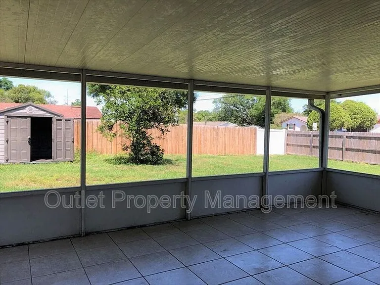 700 Trailwood Dr — Photo 11