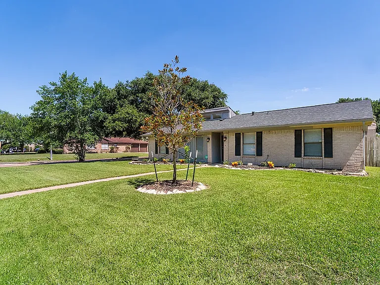 19622 Younglake Blvd — Photo 24