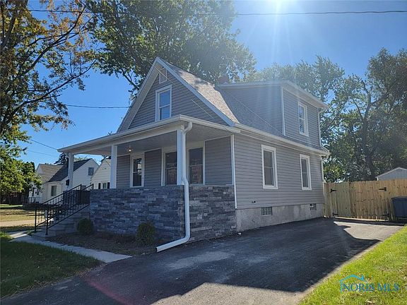 3rd image of 2412 Seaman St