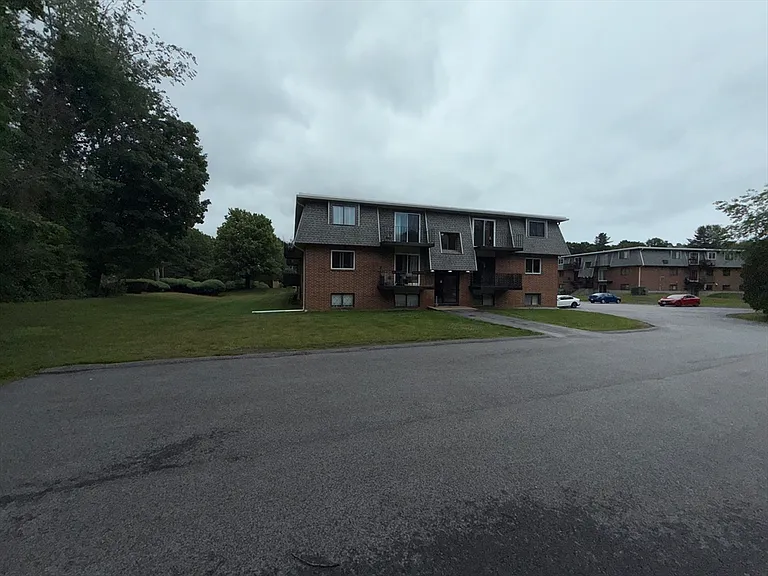 176 Maple Ave #1-31 — Photo 16