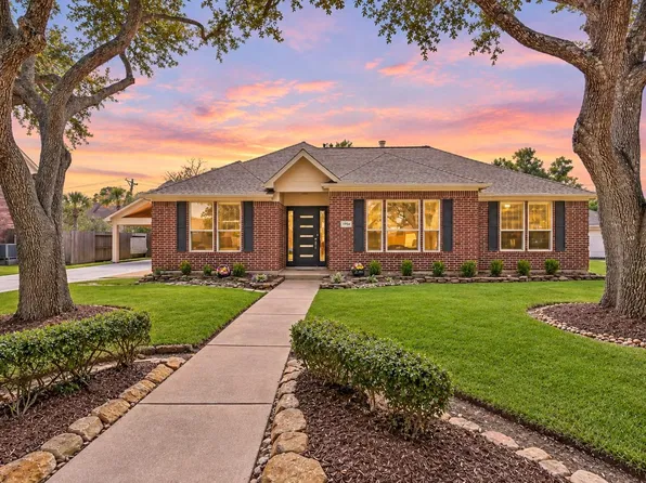1704 Brill Dr, Friendswood, TX 77546