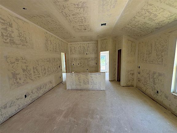 4th image of 20668 Brush Creek Blvd