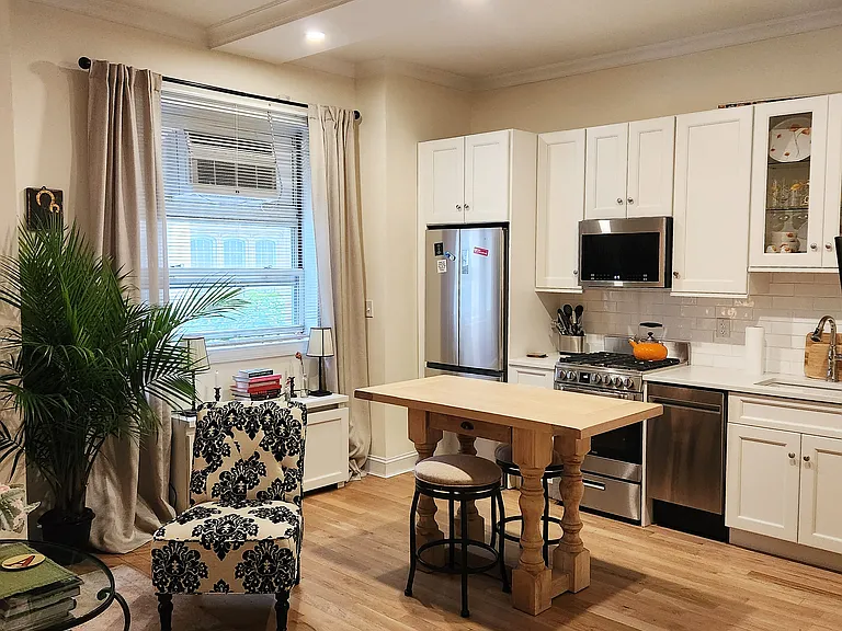 4 Lexington Ave #2F — Photo 4