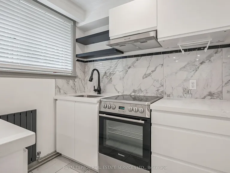 18 33rd St #6 — Photo 13