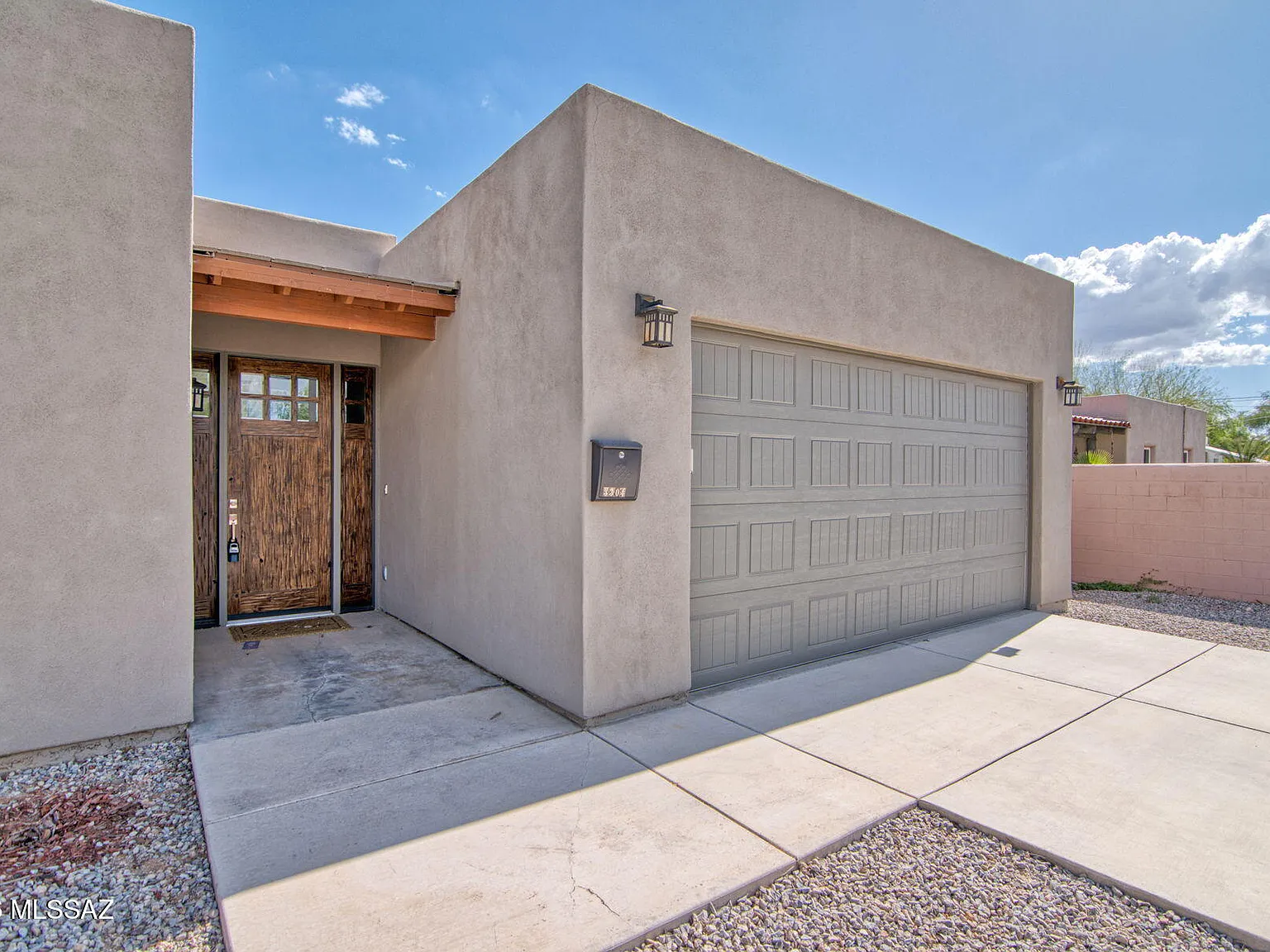3 bed, 2.0 bath, 1844 sqft, $2,495 — Photo 4