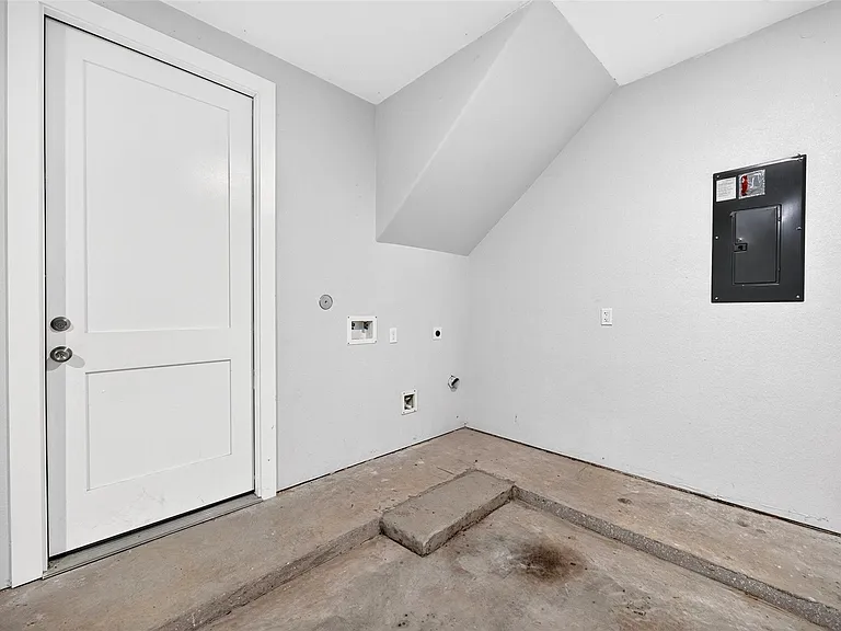 2310 Detering St #B — Photo 26
