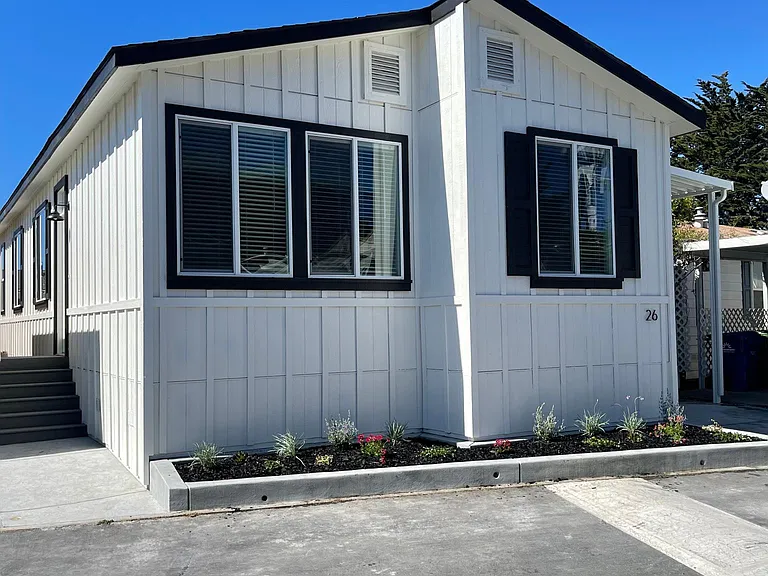 920 Capitola Ave #26 — Photo 2