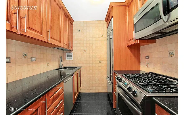 Rented by Douglas Elliman | media 3