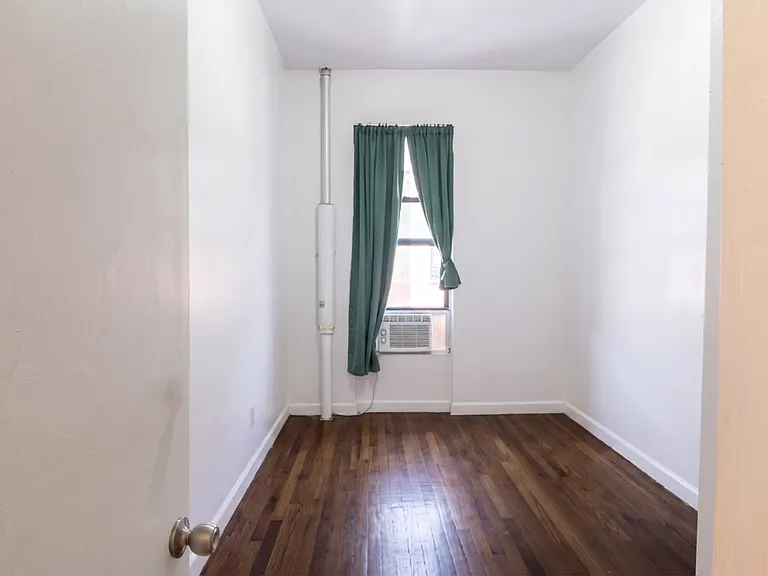 401 W 47th St #11 — Photo 3