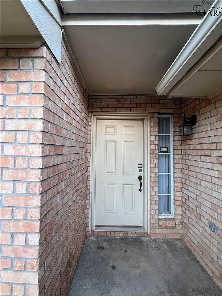 3 bed, 2.0 bath, 1240 sqft, $1,495 — Photo 2