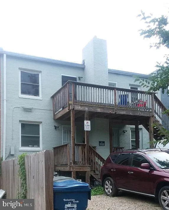 Building Photo - 421 Burbank St SE #2