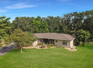 914 Lakeview Dr, Warrenton, MO 63383