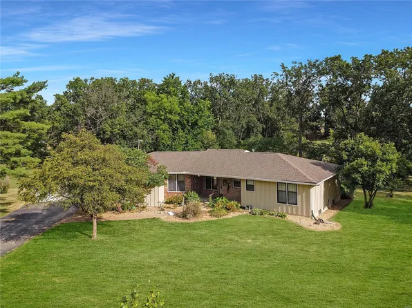 914 Lakeview Dr, Warrenton, MO 63383