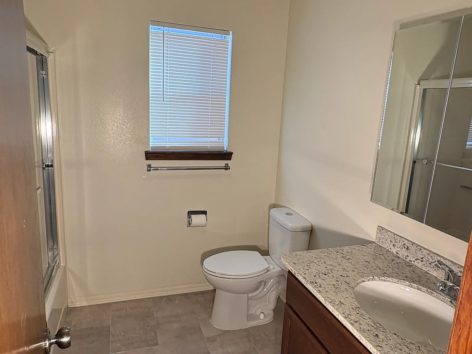 2 bed, 950 sqft, $1,150 — Photo 2