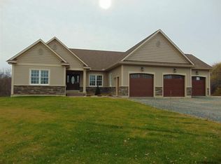 137 Cary Rd, Mechanicville, NY 12118