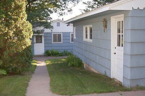 5th image of 3420 Edmar Ln NE
