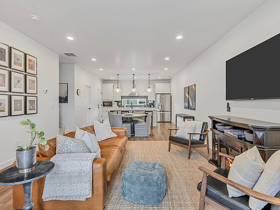 5th image of 5036 W Zion Rd