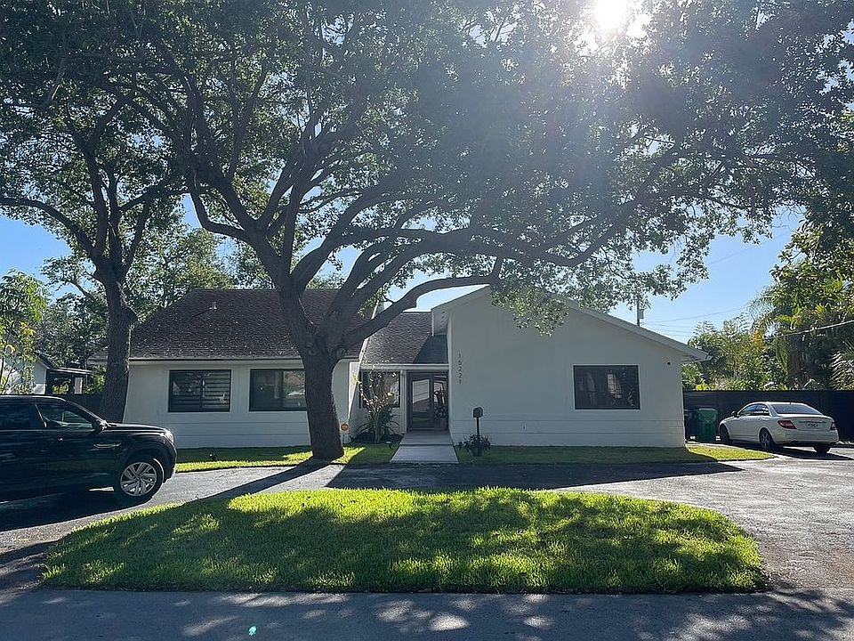 1st image of 15221 SW 89th Ave