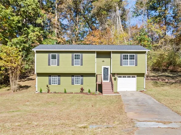 431 Pilgrim Ln, Powder Springs, GA 30127