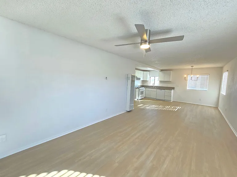 8249 Catalpa Ave — Photo 9