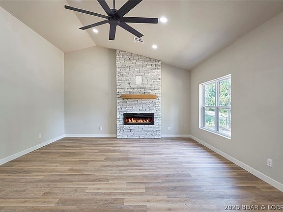 3rd image of 473 Spring Creek Dr