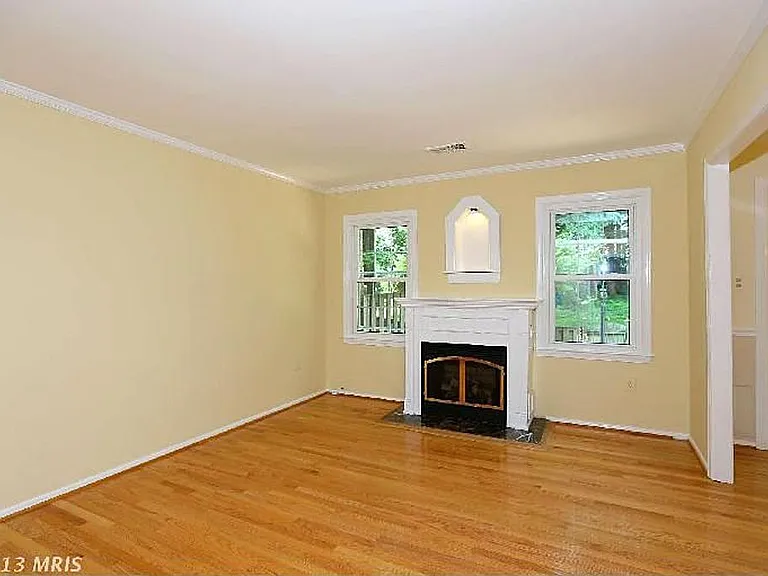 985 Paulsboro Dr — Photo 4