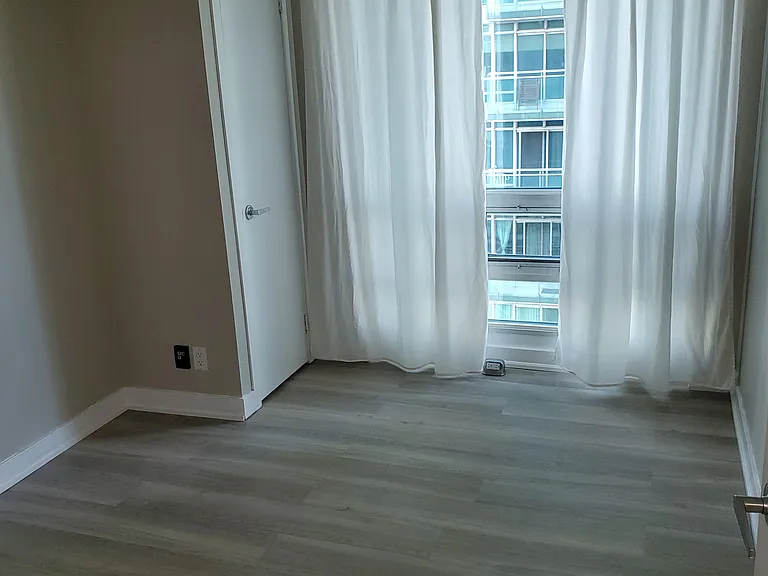 397 Front St W #1210 — Photo 24