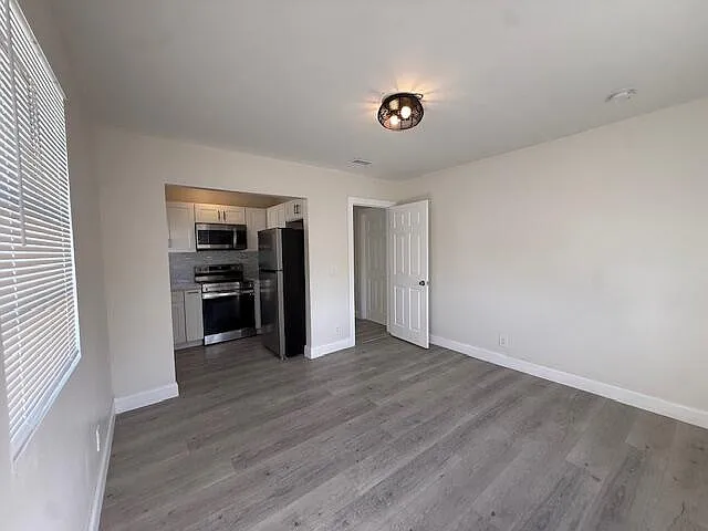 904 4th St #2 — Photo 9