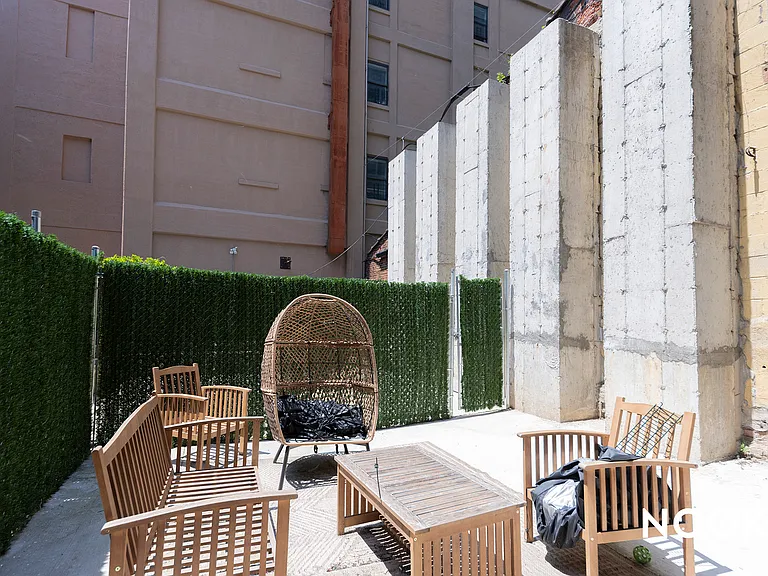 978 Kent Ave #1B — Photo 15