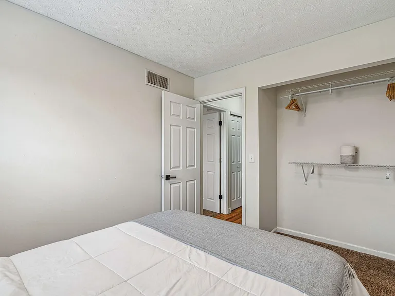 3270 Gurtis Dr — Photo 15